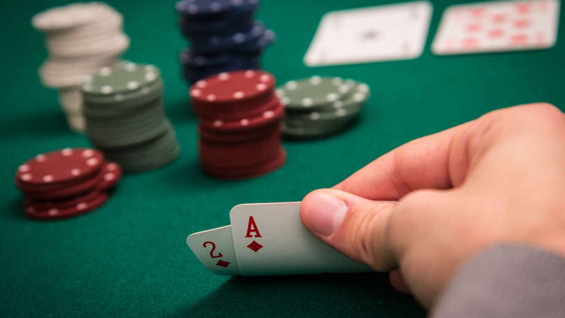Poker para iniciantes: Thiago Signorelli Viana apresenta um guia direto sobre o Texas Hold’em.