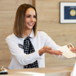 A Checkin Adm resolve o atendimento, check-in e suporte aos hóspedes.