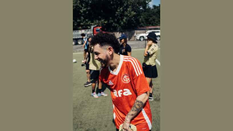 Jovem rouba a cena e emociona o público no show de Gio Lisboa — Non Stop presente! (créditos da foto: Léo Machado)