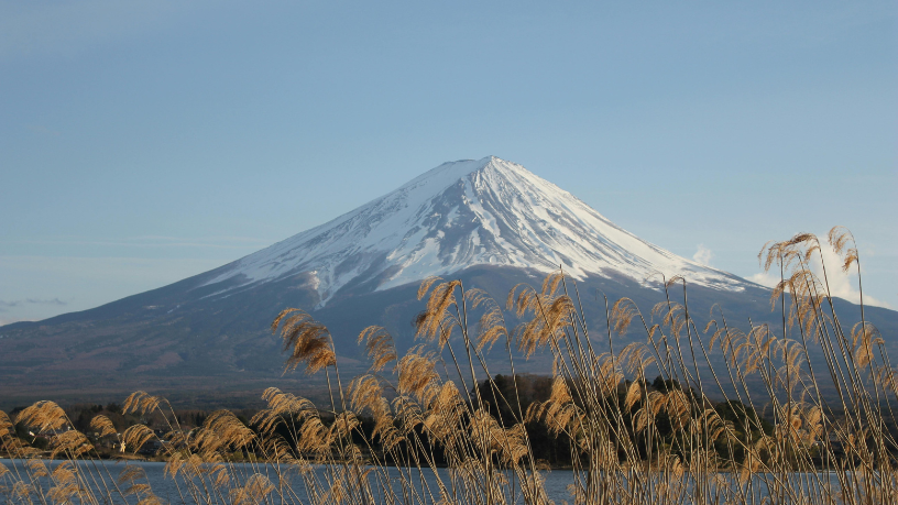 Descubra com Alberto Toshio Murakami como o Monte Fuji vai muito além da paisagem famosa, carregando séculos de tradição, fé e identidade cultural japonesa.