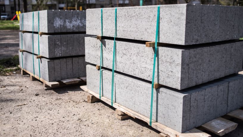 Valderci Malagosini Machado analisa como a escala produtiva e a estratégia industrial impactam diretamente o desempenho econômico na fabricação de artefatos de cimento.