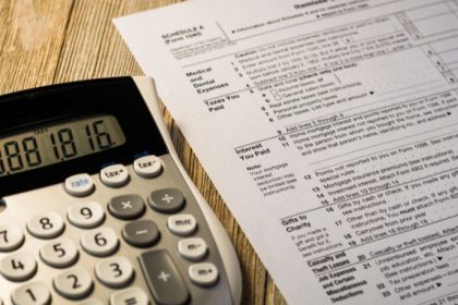 Reforma tributária, tensão institucional e economia em alerta: o que está moldando o debate político no Brasil em 2026