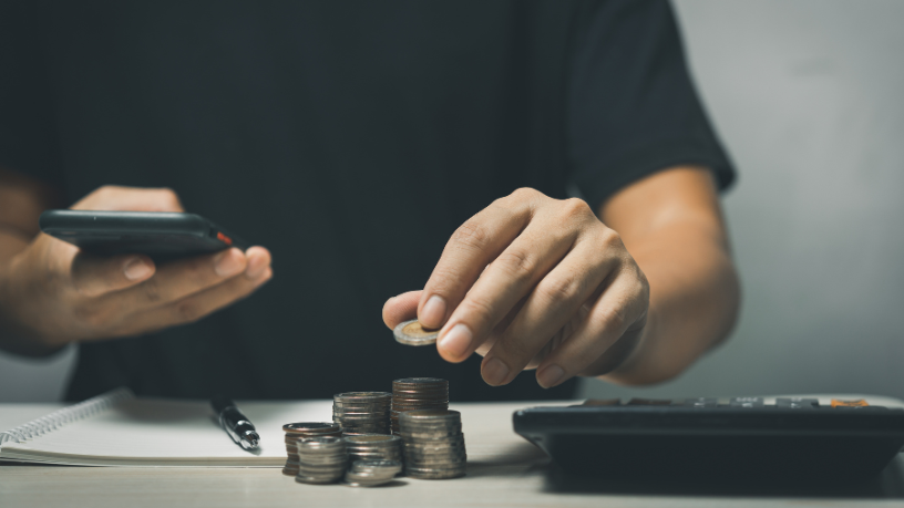 Selic recua a 14,25% ao ano: entenda por que o Banco Central cortou os juros mesmo com a inflação em alta