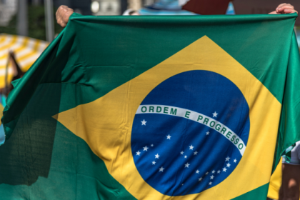 Pesquisa mostra que 65% dos brasileiros querem uma alternativa a Lula e Flávio Bolsonaro em 2026